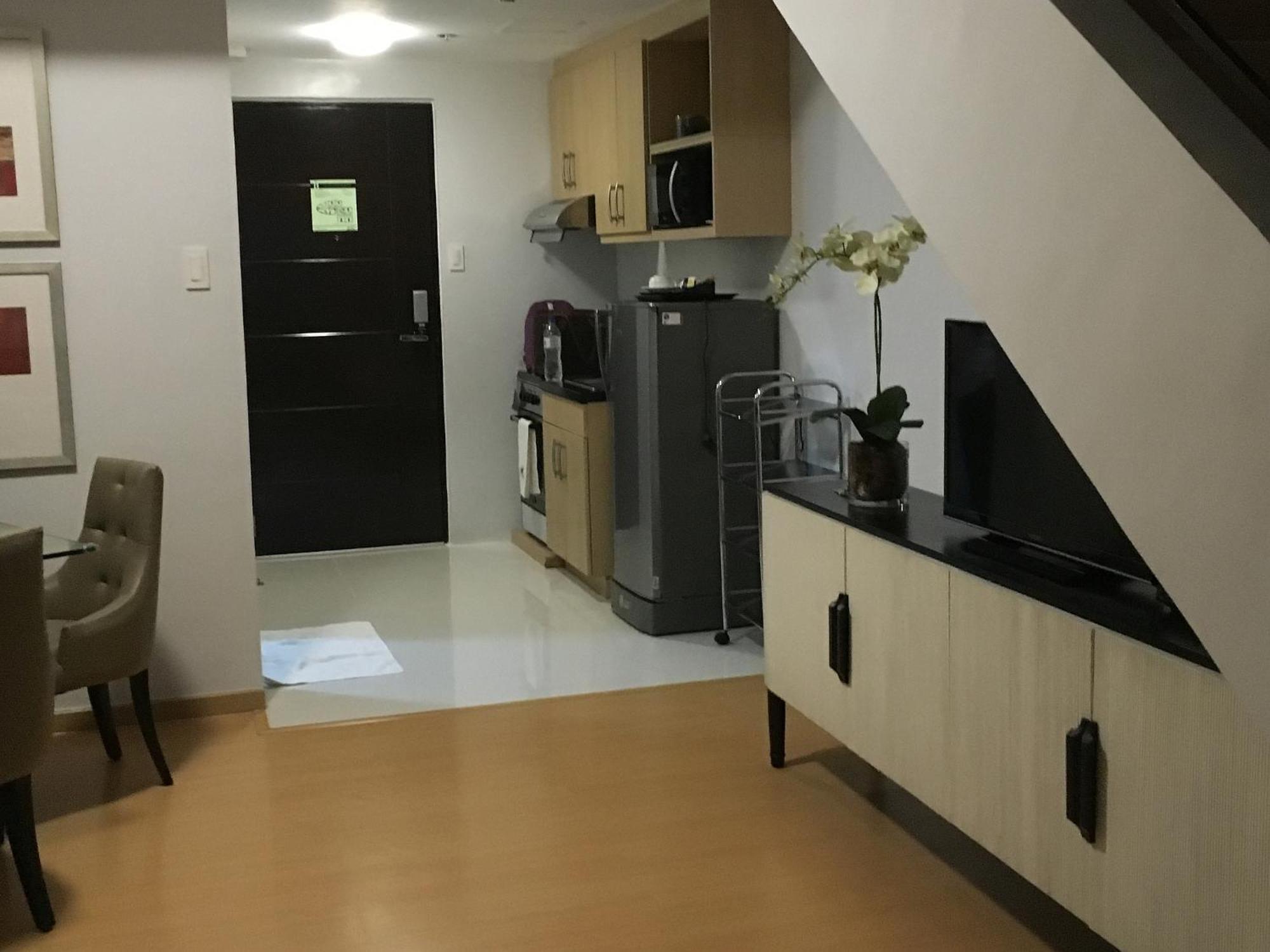 Avant Serviced Suites - Personal Concierge Манила Номер фото