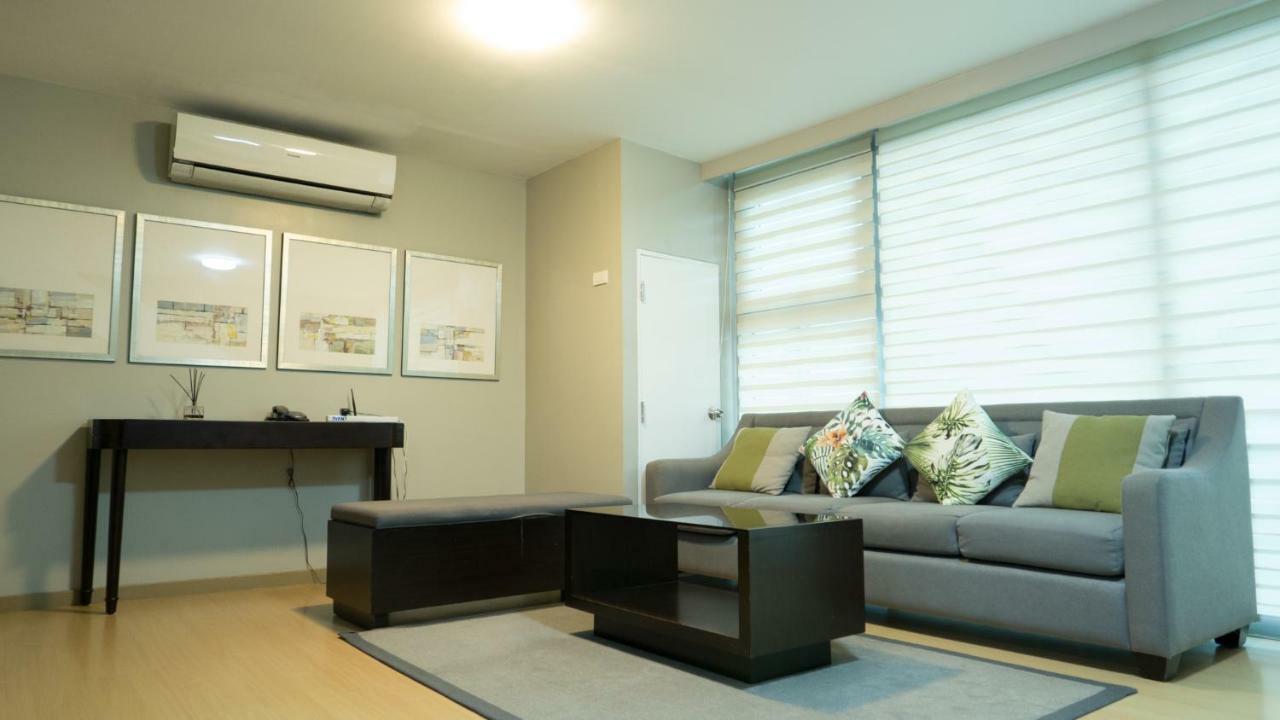 Avant Serviced Suites - Personal Concierge Манила Экстерьер фото
