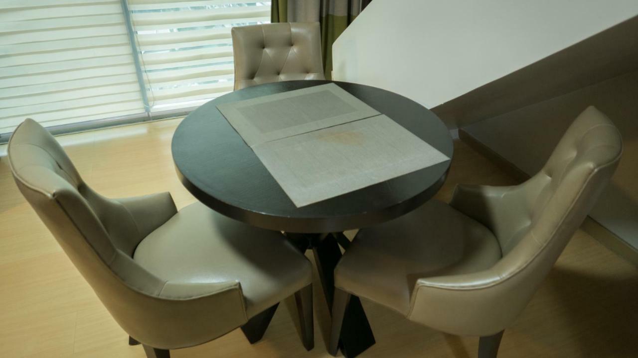 Avant Serviced Suites - Personal Concierge Манила Экстерьер фото